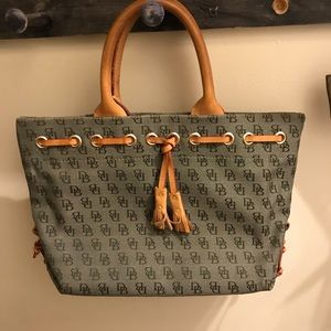 ❌Dooney & Bourke Handbag❌ SOLD